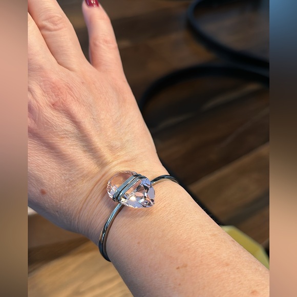 LAST CHANCE SWAROVSKI Lucent bangle bracelet - Picture 10 of 10
